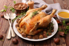 pollo-ripieno-castagne-salsiccia-min